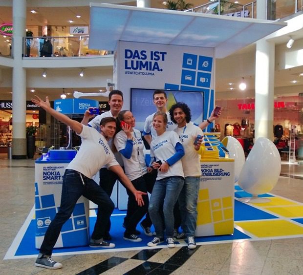 Lumia-stand-Gruppenfoto