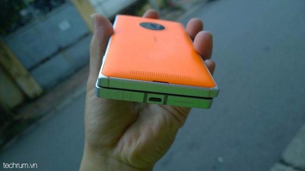 Nokia-Lumia-830-8.jpg