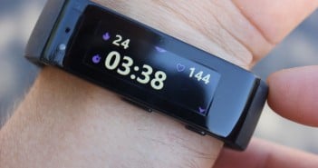 While running, the current duration is displayed alongside your heart rate and calories burnt