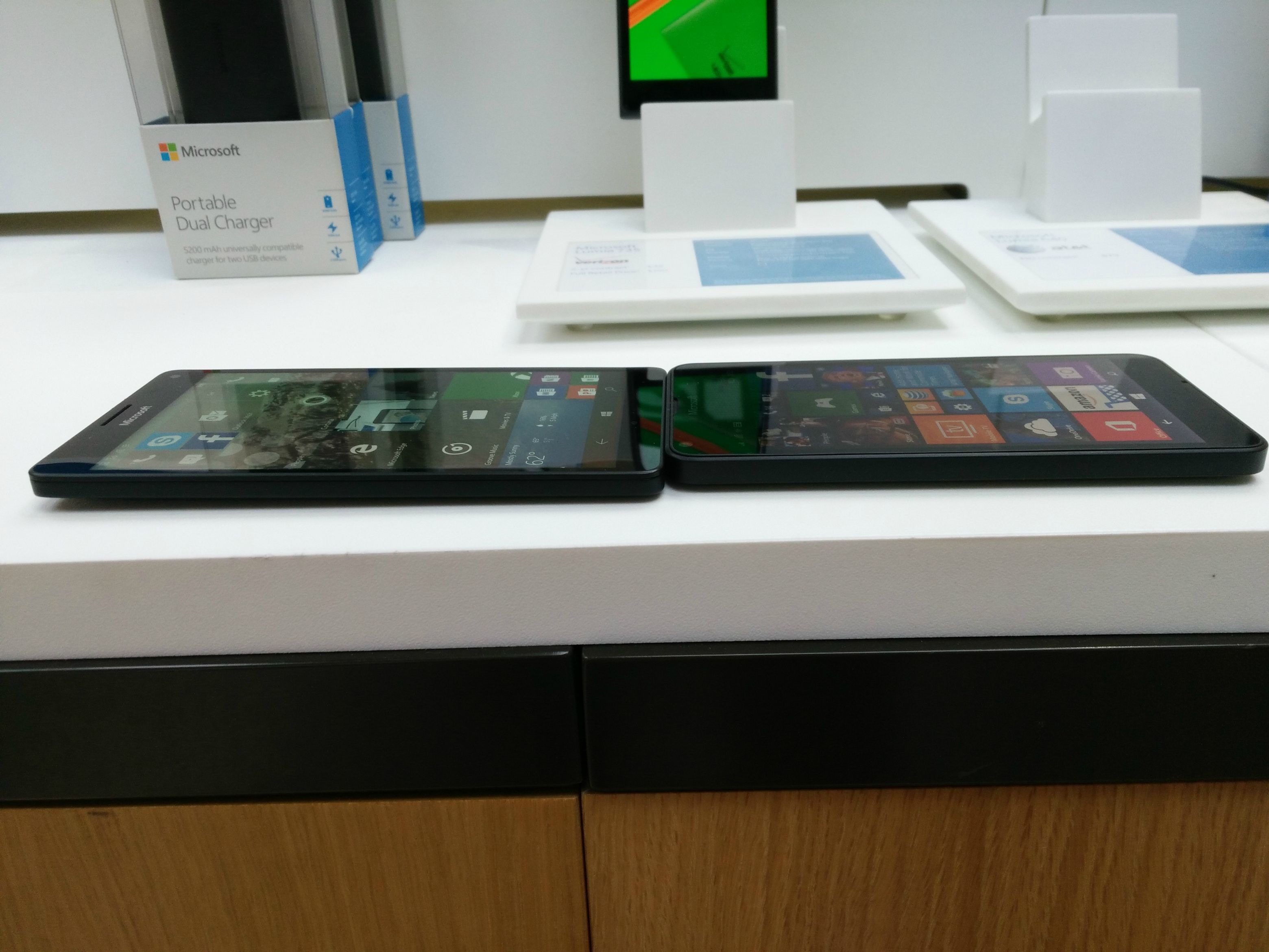 Lumia 640 vs 950 XL Side