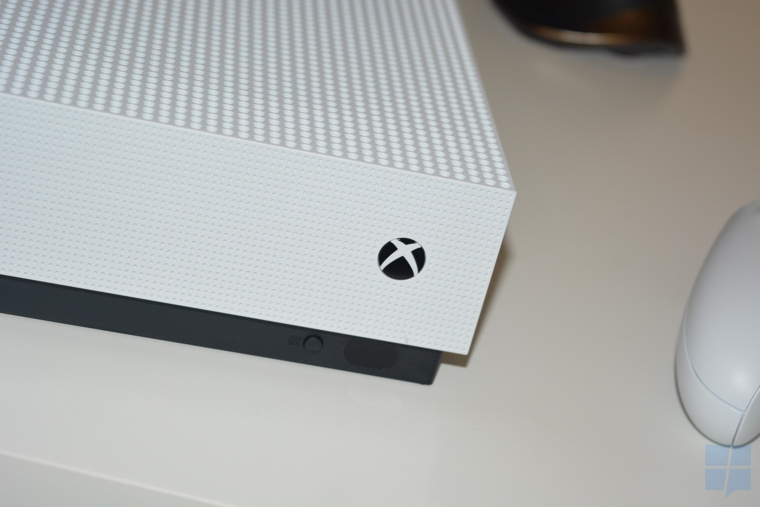 How to Watch Blu-rays on the Xbox One S and Xbox One X