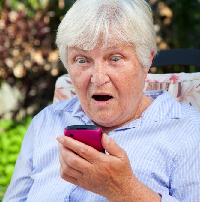elderly-smartphone