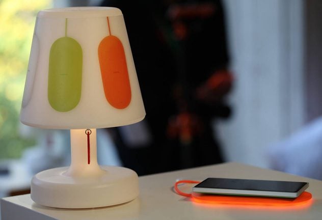 Microsoft Mobile shows off Bluetooth Lamp which can show notifications
