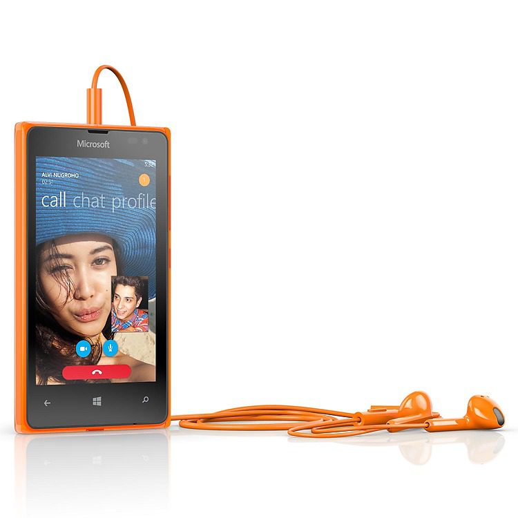Microsoft Announces New Comfort Headset WH-308 For Lumia Devices