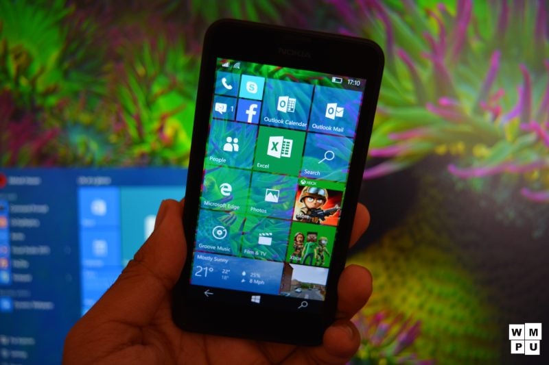 This is the first unofficial Windows 10 Mobile app that automatically changes your start screen background