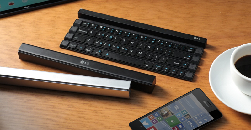 This rollable Bluetooth keyboard will go nicely with my Cityman