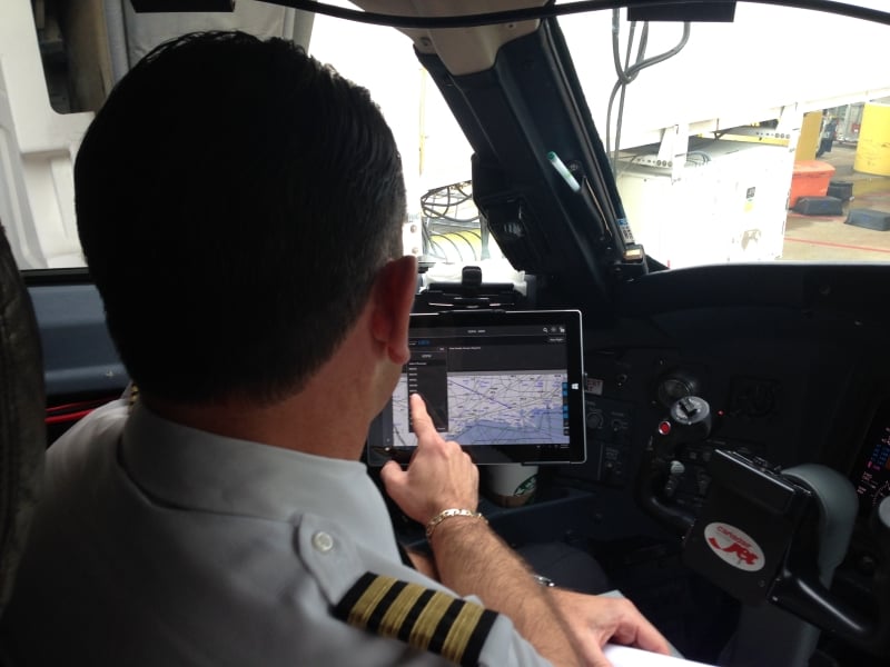 FAA Approves ExpressJet’s Surface 3 ‘Electronic Flight Bag’ (EFB) Using Windows 10