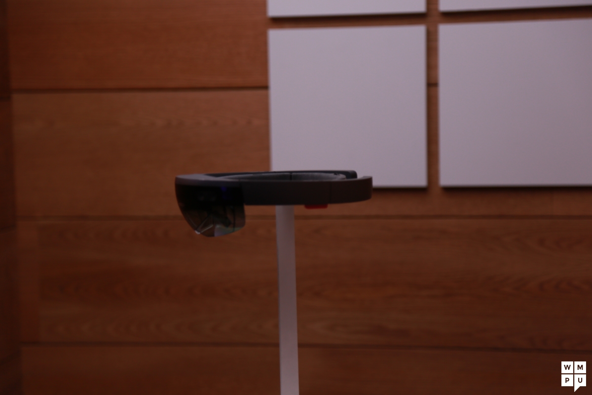 New Features Included In The First Major HoloLens Development Edition Update