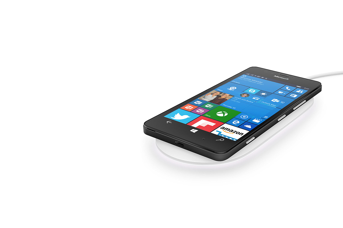 Microsoft’s new DT-904 wireless charger now on sale in Portugal, Spain, UK and France