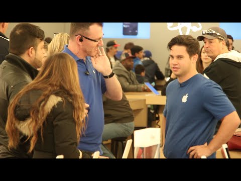 These Apple Store Employees Are Trying To Sell Microsoft Products
