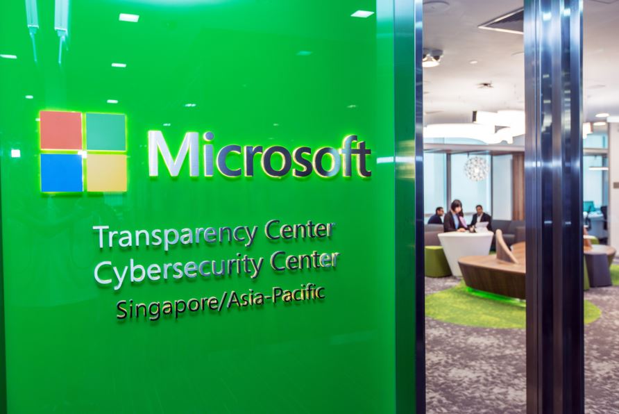 Η Microsoft εγκαινιάζει το πρώτο της συνδυασμένο Κέντρο Διαφάνειας και Κέντρο ασφάλειας στον κυβερνοχώρο στη Σιγκαπούρη