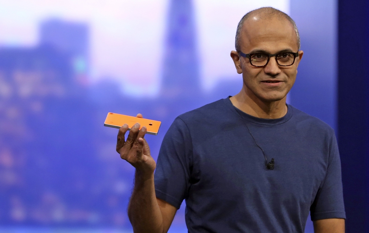 Microsofts aktionærer spørger CEO Satya Nadella om dens vision for mobil