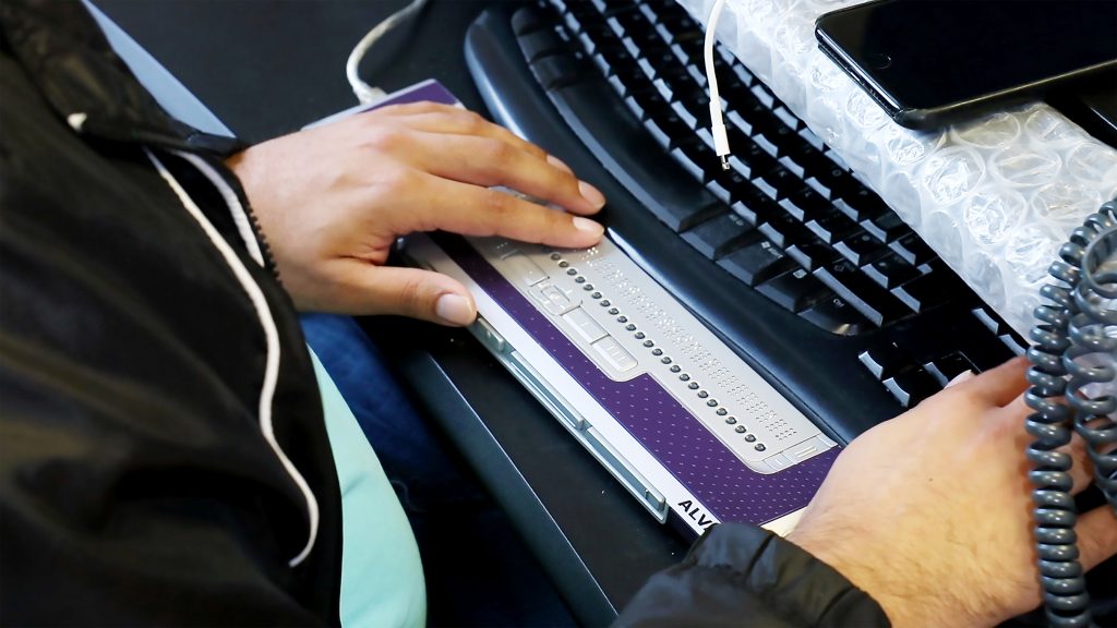 Microsoft collaborated with Apple to develop HID standard for braille displays