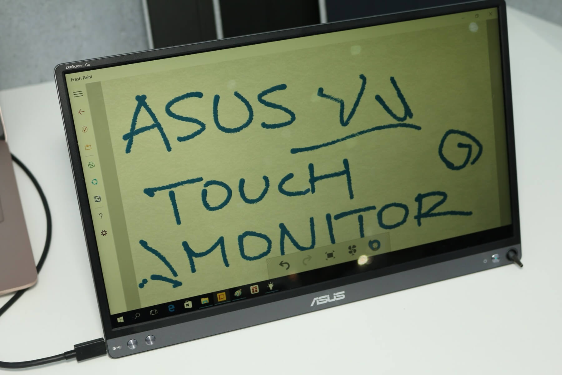 Asus shows off a battery powered portable monitor at Computex 2018