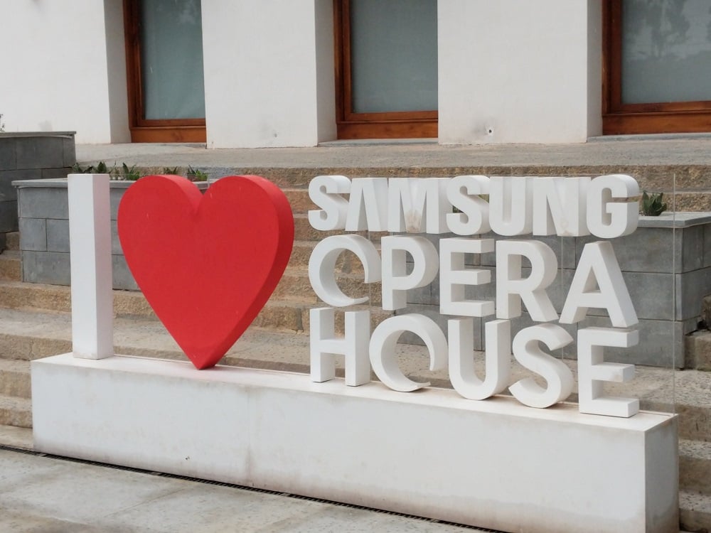 Tour of the world’s biggest Samsung Experience Store in Bangalore