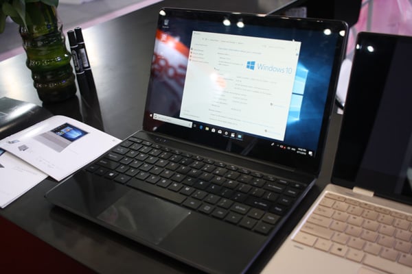 First white box Windows 10 on ARM laptops being shown off