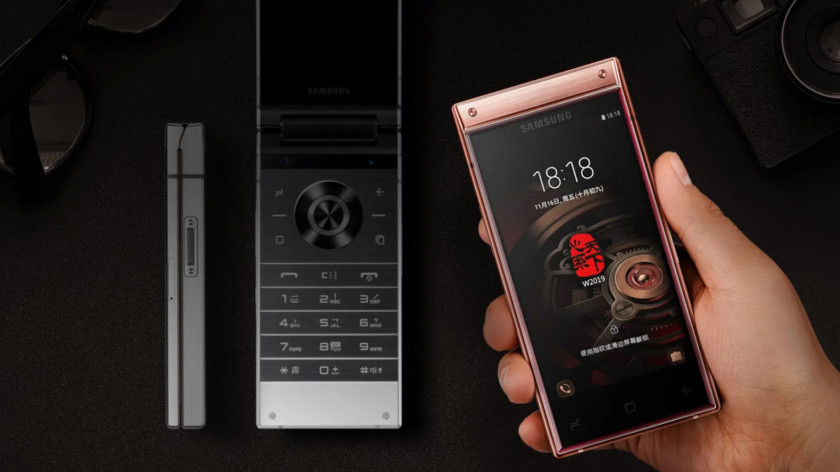 Samsung officially unveils their flagship flip smartphone powered by Snapdragon 845