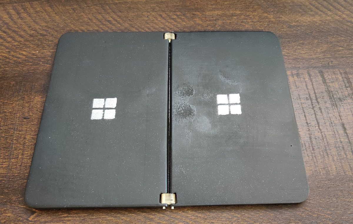 Tired of waiting for the Surface Duo, fan 3D Prints his own