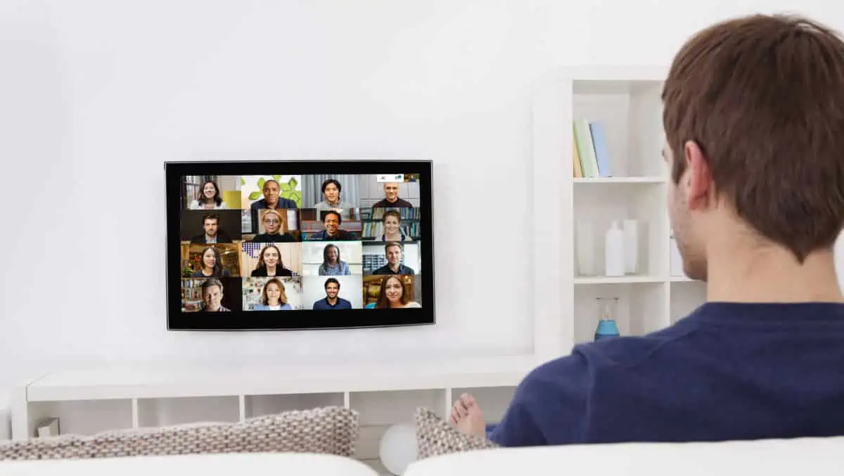 Google Meet now allows pinning of chat messages in video meetings