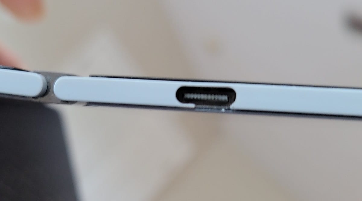 The Microsoft Surface Duo Plastic Frame Is Cracking Around The Usb C Port Mspoweruser