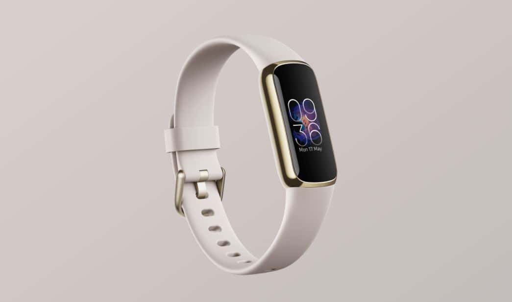 fitbit luxe waterproof