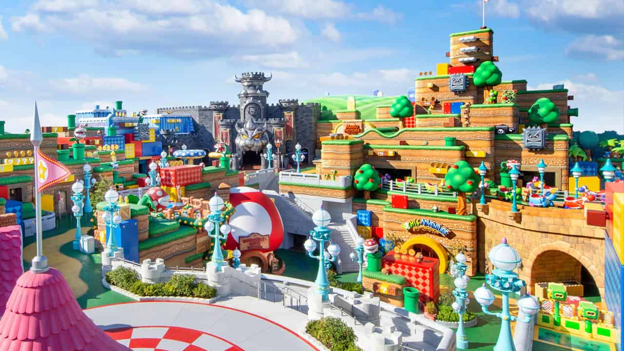 Goomba tower topples at Super Nintendo World nearly hitting guests