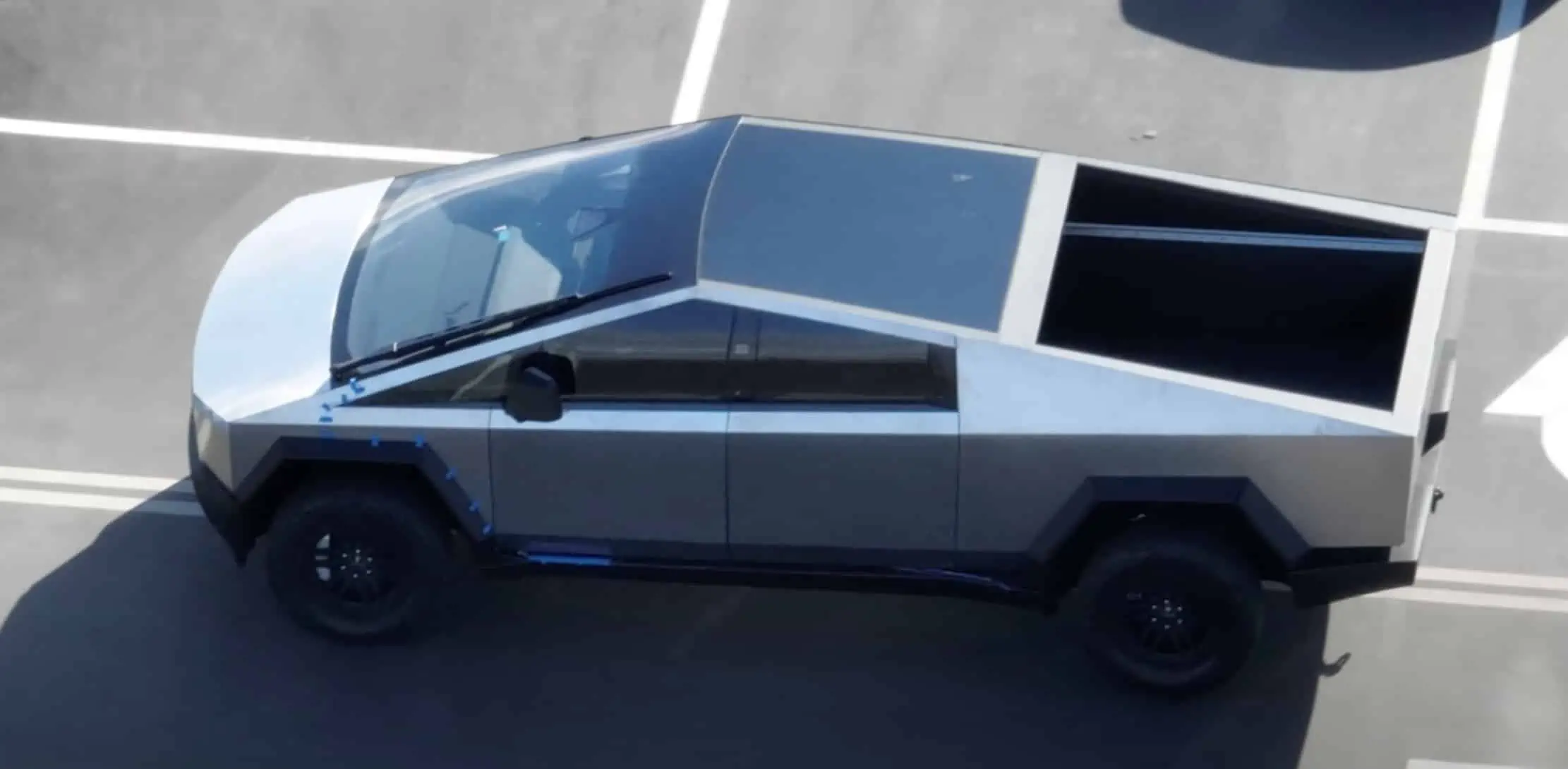 Нов прототип на Tesla CyberTruck, пореалистичен, помалко готин (видео