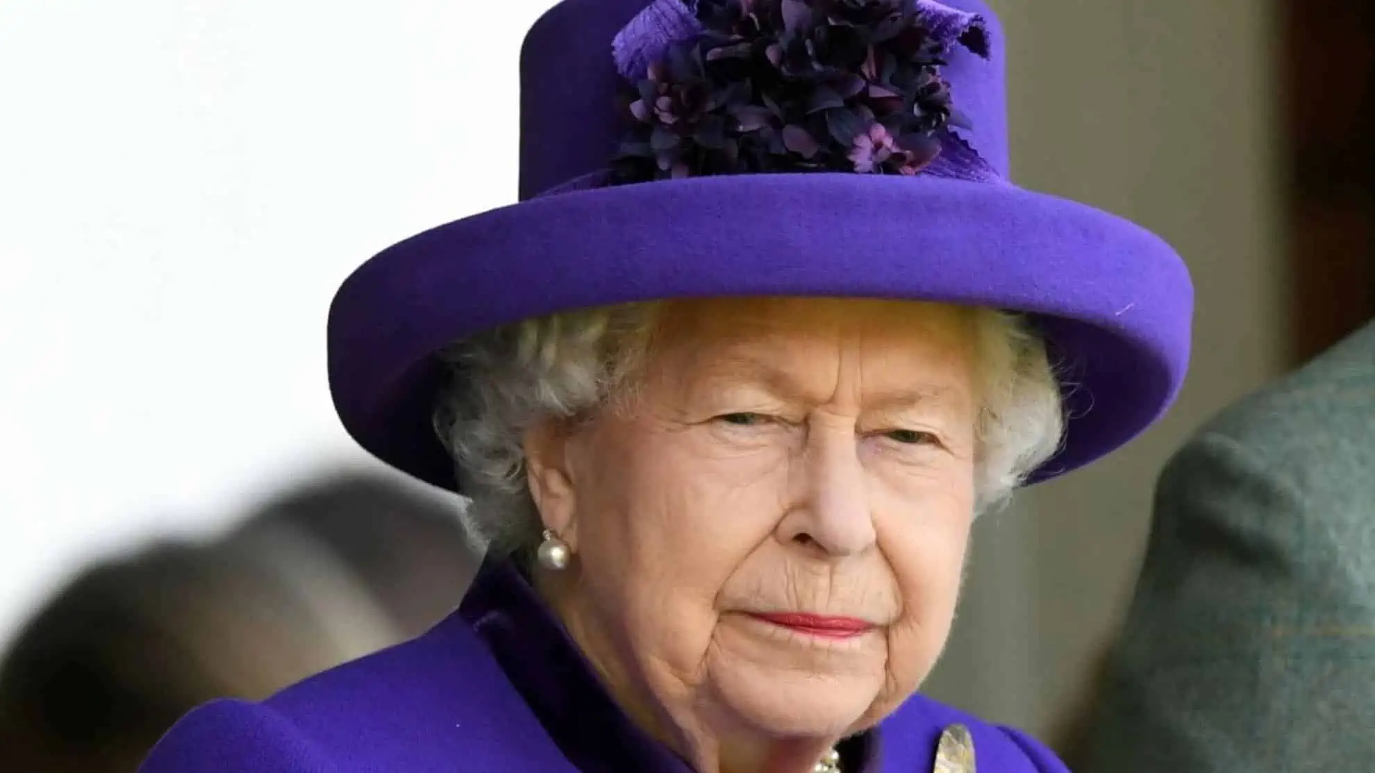 Phish campaign uses the Queen’s death to gather MS account, multi-factor authentication details