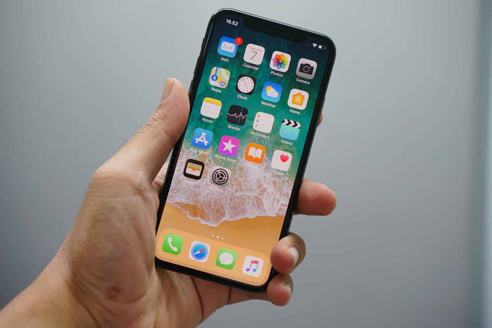 Cách mở khóa iPhone mà không cần mật mã hoặc Face ID