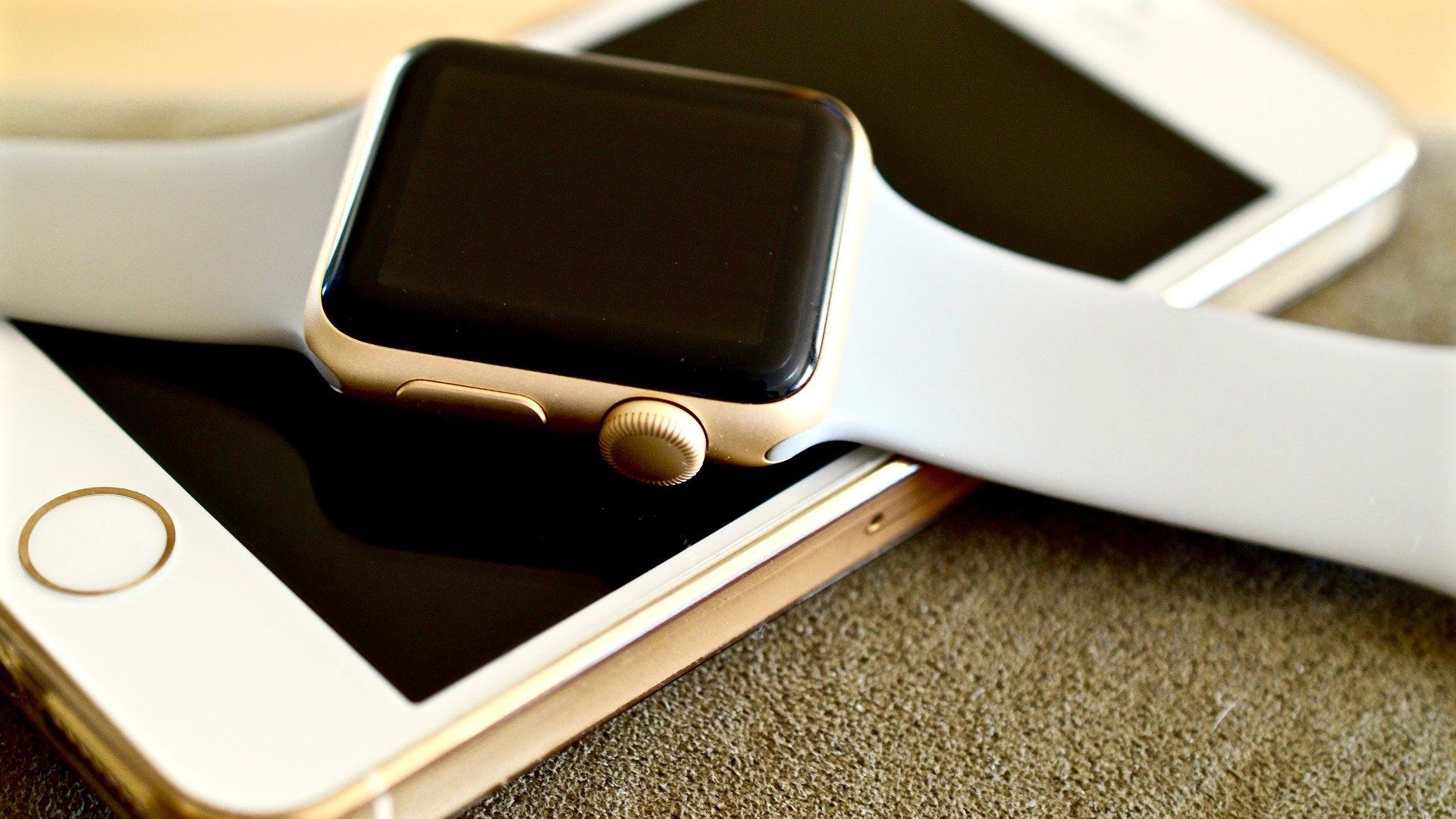 New survey shows nearly 80% of iPhone users wear Apple Smartwatch