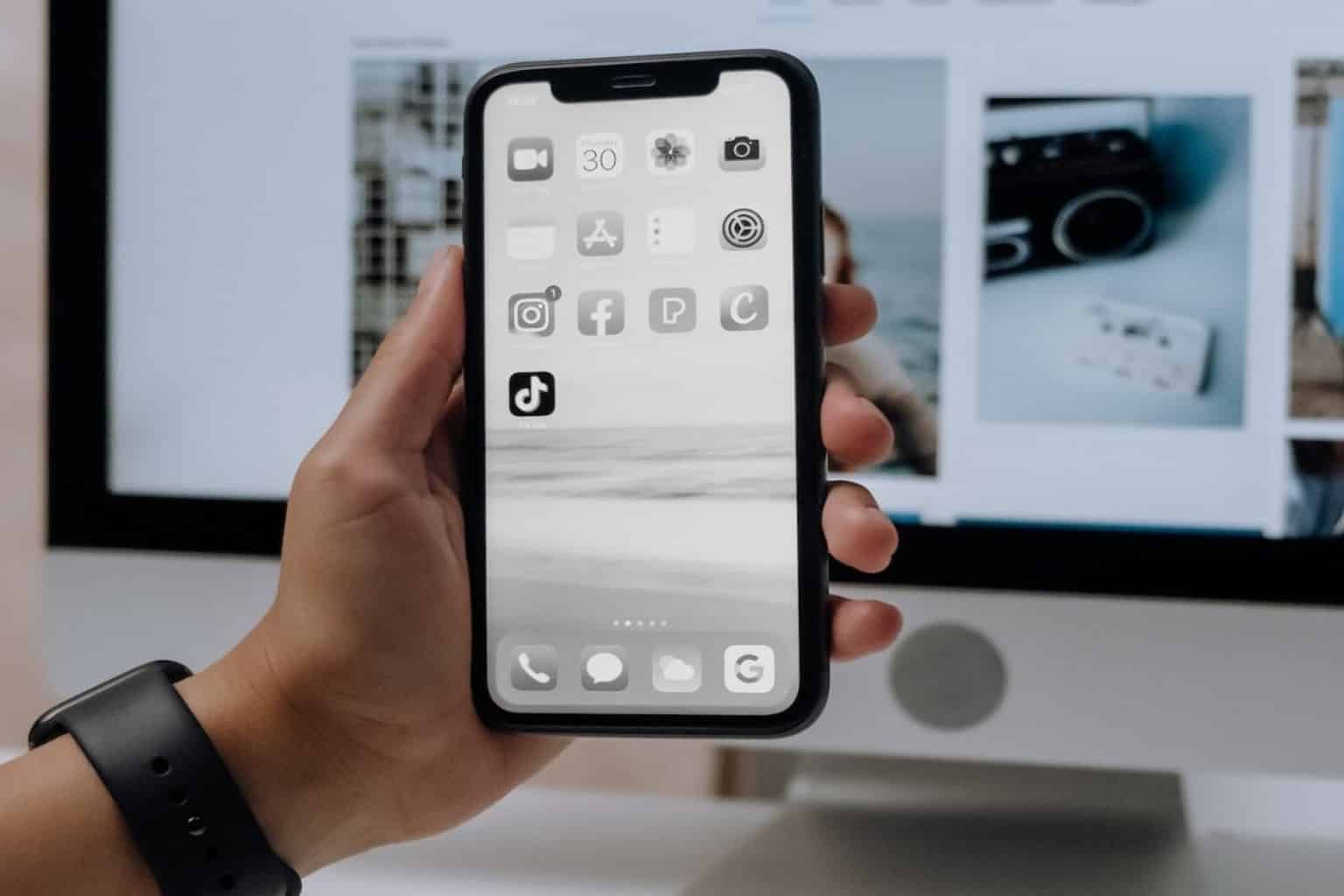 Obrazovka iPhonu černá a bílá? 5 způsobů, jak to opravit